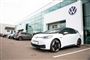 En hvis VW ID3 holder foran en forhandler