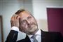 Anders Samuelsen tager sig til hovedet