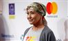 Billede af Shannen Doherty med bandana på den røde løber