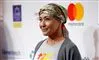 Billede af Shannen Doherty med bandana på den røde løber