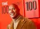 Skuespilleren Dwayne "The Rock" Johnson smiler 
