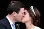 prinsesse Eugenie kysser sin brudgom