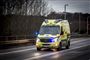 Ambulance kører på vej
