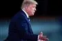 USA's præsident Donald Trump gestikulerer