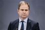 finansminister Nicolai Wammen (S) står på pressemøde
