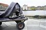 busten på trækvogn ved havnen