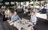 mennesker på restaurant