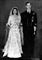 Bryllupsfoto af Elizabeth og Philip. Billedet er i sort/hvid.