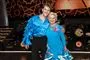 Danseren Michael Olesen og med dansepartner Hilda Heick er klædt i blåt