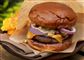 burger serveret udendørs