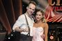 danseren mads vad smiler i selskab med sin dansepartner