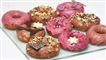 Et fad med flotte donuts