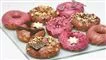Et fad med flotte donuts