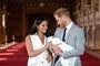 Meghan Markle og Prins Harry kigger på nyfødte søn Archie
