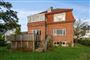 villa i to etager set fra haven