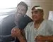 Leopoldo Luque sammen med Maradona, der er iført hospitalstøj og en stor forbinding i hovedet.