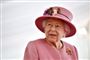 dronning elizabeth med pink kjole og hat