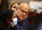 donald trumps advokat rudy guiliani sidder til et møde