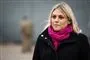 Trine Bramsen med halstørklæde og vinterjakke