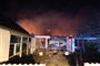 Flere bygninger i brand