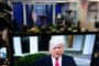 donald trump foran tv-kamera foran det hvide hus