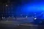 Politi og demonstranter er tæt på hinanden på Rådhuspladsen i København