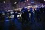 Politi og demonstranter er tæt på hinanden på Rådhuspladsen i København