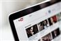 computerskærm med siden åbnet på youtube