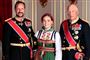 Billede af kong Harald, kronprins Haakon og prinsesse Ingrid Alexandra