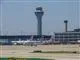 fly og kontroltårn i chicagos internationale lufthavn