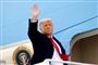 Donald Trump på vej ind i Air Force One 