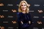 Helle Thorning-Schmidt med korslagte arme.