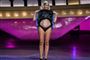 sofie linde viser maven ved tv-show