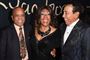 Mary Wilson (i midten) ses her sammen med Motown-stifter Berry Gordy (til venstre) og sanger Smokey Robinson (Arkivfoto).
