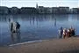 En masse folk på isen på søerne i Købanhavn.