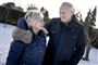 Keld og Hilda Heick står i haven