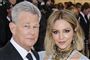 Davids Foster og konen Katharine McPhee poserer 