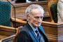 bertel haarder sidder i folketingssalen 