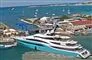 turkis yacht i havn