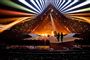 folk på scenen i royal arena under dansk melodi grand prix i 2020