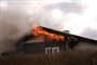 Brand i gavl på villa.