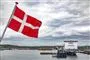 danebrog blafrer ved havn i frederikshavn