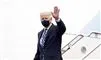 billede af joe biden der forlader air force one