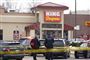 Politi var mandag massivt til stede ved supermarkedet King Soopers i den amerikanske by Boulder, efter at en bevæbnet mand skød og dræbte ti personer.