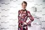tv-værten Louise Wolff poserer for kameraet 