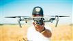 person med en drone