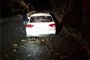 hvid audi holder parkeret 