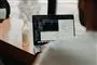Person arbejder på computer