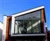 Et moderne hus i solen
