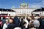 Menneskemængde ved Fredensborg Slot